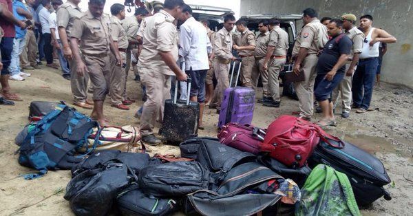 युमना एक्सप्रेस वे हादसा में सबसे पहले पहुंचे निहाल सिंह ने बताई पूरी बात, और रो पड़े जब एक घायल ने पैर पकड कर कही यह बात युमना एक्सप्रेस वे हादसा में सबसे पहले पहुंचे निहाल सिंह ने बताई पूरी बात, और रो पड़े जब एक घायल ने पैर पकड कर कही यह बात