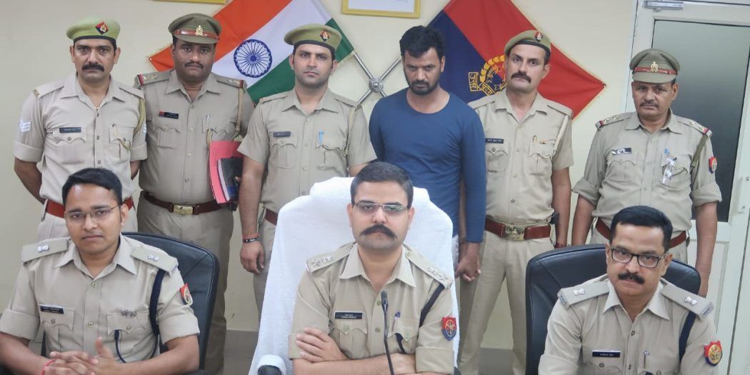 नोएडा पुलिस ने किया 50 हज़ार का इनामी गिरफ्तार नोएडा पुलिस ने किया 50 हज़ार का इनामी गिरफ्तार