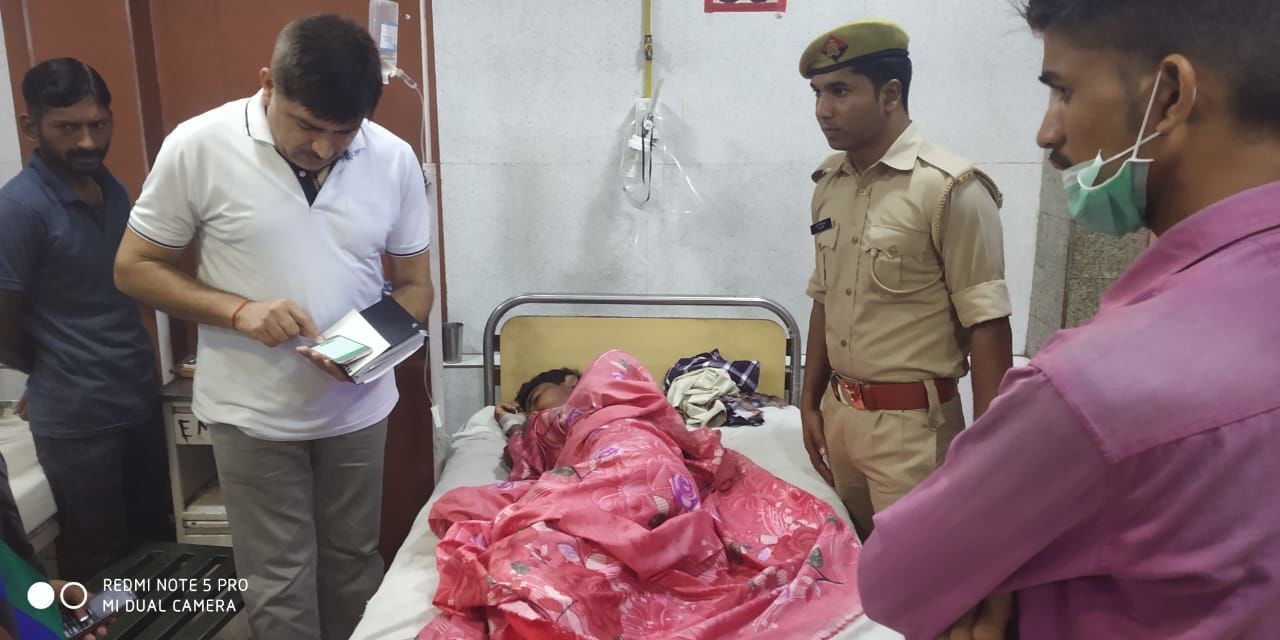 बाराबंकी के देवा थाने घटी घटना पर एसपी आकाश तोमर ने लिया संज्ञान, दो आरोपी गिरफ्तार बाराबंकी के देवा थाने घटी घटना पर एसपी आकाश तोमर ने लिया संज्ञान, दो आरोपी गिरफ्तार