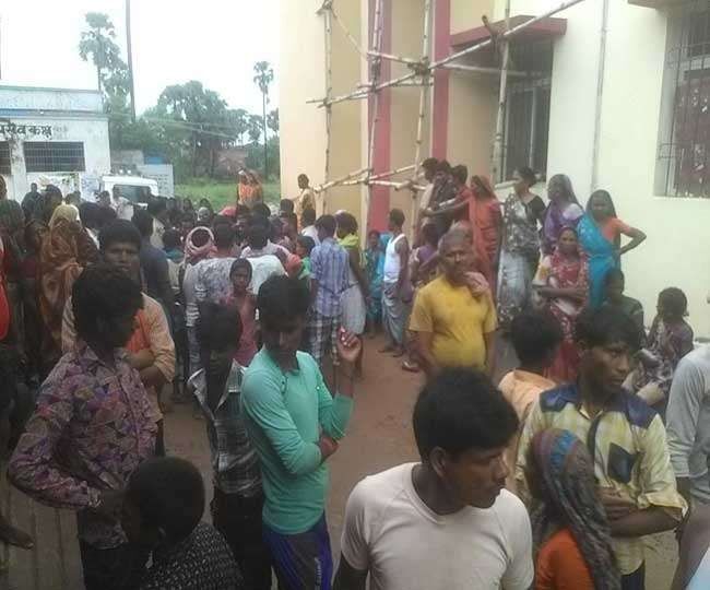 बिहार के नवादा और समस्तीपुर में 14 बच्चों की मौत, मचा हडकंप बिहार के नवादा और समस्तीपुर में 14 बच्चों की मौत, मचा हडकंप