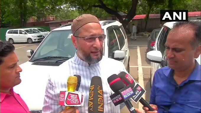 भाजपा सांसद प्रज्ञा सिंह ठाकुर की स्वच्छता अभियान पर की गई टिप्पणी पर असदुद्दीन ओवैसी ने किया पलटवार भाजपा सांसद प्रज्ञा सिंह ठाकुर की स्वच्छता अभियान पर की गई टिप्पणी पर असदुद्दीन ओवैसी ने किया पलटवार
