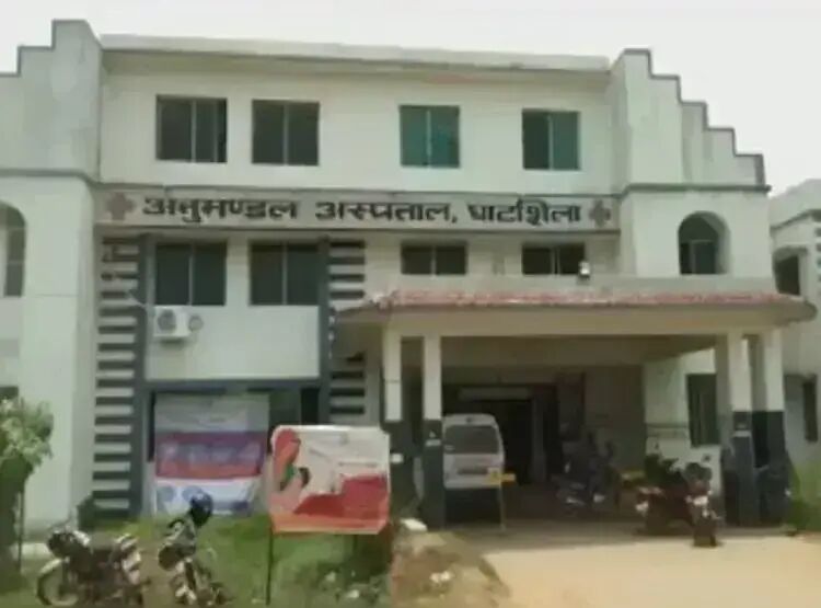 जब पेटदर्द के बाद महिला पहुंची सरकारी अस्पताल, डॉक्टर ने पर्चे पर लिखा कंडोम जब पेटदर्द के बाद महिला पहुंची सरकारी अस्पताल, डॉक्टर ने पर्चे पर लिखा कंडोम