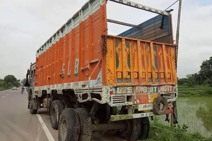 उन्नाव रेप पीड़िता का एक्सीडेंट: कौन हैं ट्रक ड्राइवर और मालिक, क्या है फतेहपुर कनेक्शन? उन्नाव रेप पीड़िता का एक्सीडेंट: कौन हैं ट्रक ड्राइवर और मालिक, क्या है फतेहपुर कनेक्शन?