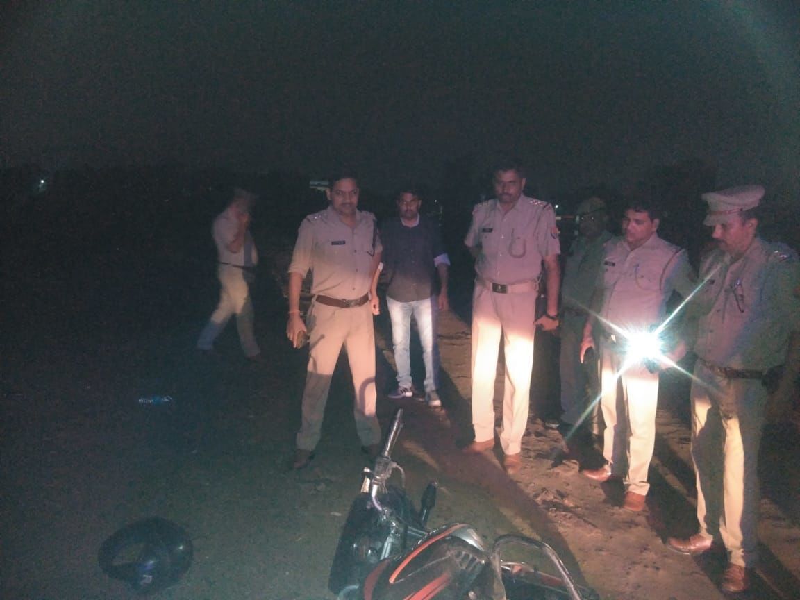 गाजियाबाद में पुलिस और बदमाशों के बीच मुठभेड़, 25000 का इनामी रियाज पुलिस की गोली लगने से घायल गाजियाबाद में पुलिस और बदमाशों के बीच मुठभेड़, 25000 का इनामी रियाज पुलिस की गोली लगने से घायल