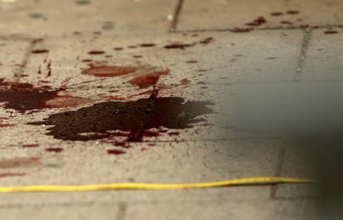 बीच सड़क पर काटा पत्नी का गला फिर पुलिस थाने में किया सरेंडर बीच सड़क पर काटा पत्नी का गला फिर पुलिस थाने में किया सरेंडर