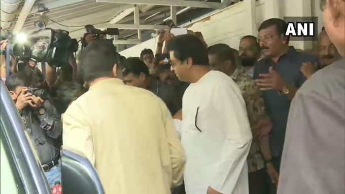 LIVE: बेटे-बेटी के साथ ED दफ्तर के लिए निकले राज ठाकरे, थोड़ी देर में पूछताछ - चार थाना क्षेत्रों में धारा 144 लागू LIVE: बेटे-बेटी के साथ ED दफ्तर के लिए निकले राज ठाकरे, थोड़ी देर में पूछताछ - चार थाना क्षेत्रों में धारा 144 लागू