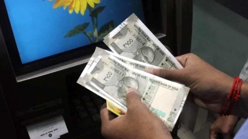 अब ATM से 10,000 से ज्यादा कैश निकालने पर भरना होगा OTP अब ATM से 10,000 से ज्यादा कैश निकालने पर भरना होगा OTP