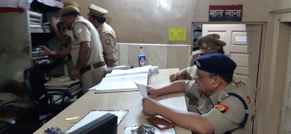 एसएसपी सुधीर कुमार ने किया कोतवाली नगर और आरटीआई सेल का औचक निरीक्षण एसएसपी सुधीर कुमार ने किया कोतवाली नगर और आरटीआई सेल का औचक निरीक्षण
