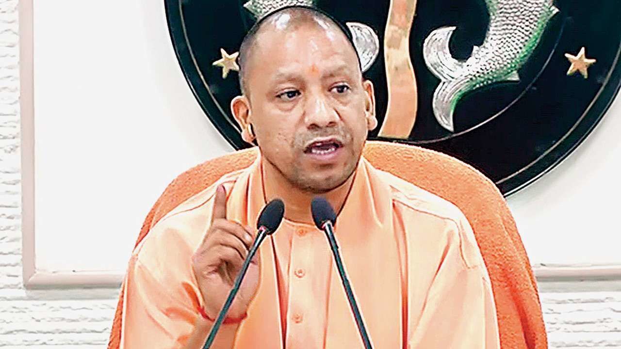 हमीरपुर में CM योगी आदित्यनाथ ने टॉपर्स को दिए थे चेक, डिपोजिट कराने पर हुए बाउंस हमीरपुर में CM योगी आदित्यनाथ ने टॉपर्स को दिए थे चेक, डिपोजिट कराने पर हुए बाउंस
