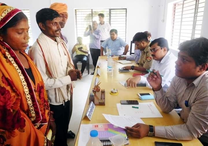 अनुपस्थित रहने पर डीएम ने एक्सईएन के निलम्बन संतुति की, सम्पूर्ण समाधान दिवस में 301 शिकायतें प्राप्त हुई 14 शिकायतों का निस्तारण मौके पर अनुपस्थित रहने पर डीएम ने एक्सईएन के निलम्बन संतुति की, सम्पूर्ण समाधान दिवस में 301 शिकायतें प्राप्त हुई 14 शिकायतों का निस्तारण मौके पर