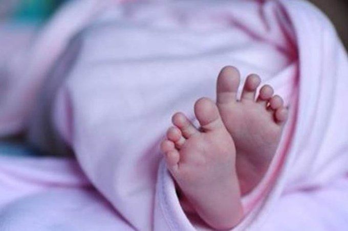 रूह कंपा देने वाली घटना आई सामने, सोते समय मां के नीचे दबकर 3 माह के मासूम की मौत रूह कंपा देने वाली घटना आई सामने, सोते समय मां के नीचे दबकर 3 माह के मासूम की मौत