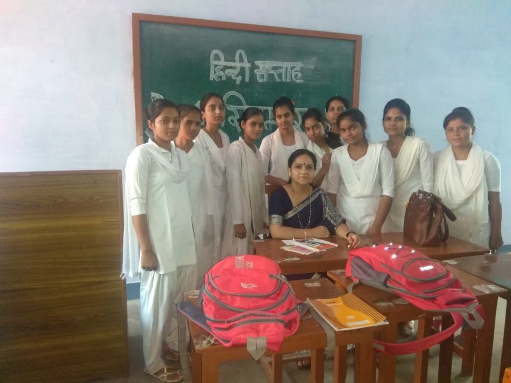 हिंदी सप्ताह के पाचवें दिन छत्राओं ने लिया बढ़ चढ़ कर हिस्सा हिंदी सप्ताह के पाचवें दिन छत्राओं ने लिया बढ़ चढ़ कर हिस्सा