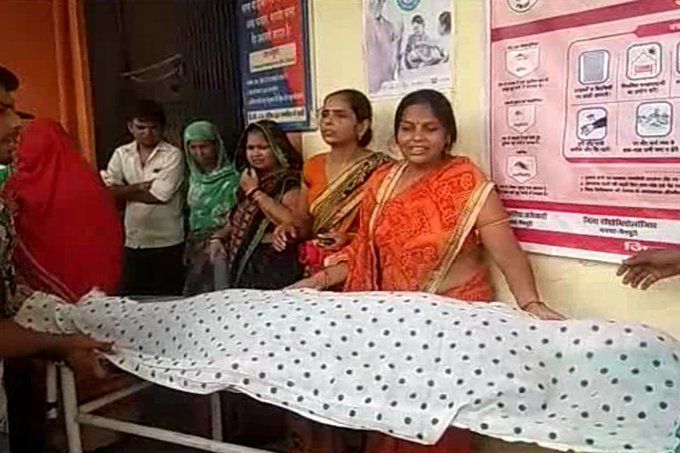 मैनपुरी नवोदय छात्रा की सुसाइड का खुलासा, छोटे से कारण के चलते दे दी जान मैनपुरी नवोदय छात्रा की सुसाइड का खुलासा, छोटे से कारण के चलते दे दी जान