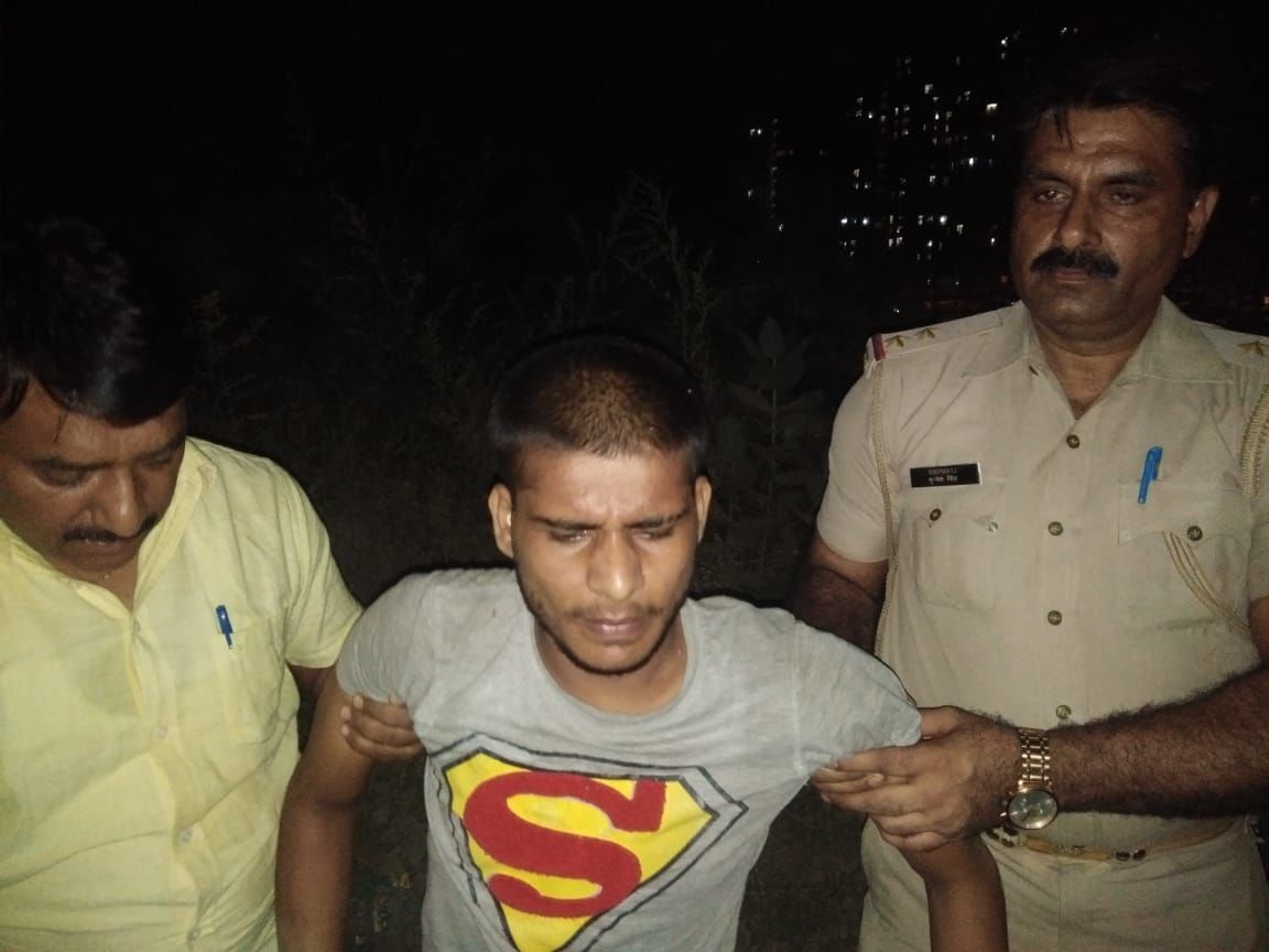 गाजियाबाद पुलिस की बदमाशों से मुठभेड़, पच्चीस हजार का इनामी बदमाश गोली लगने से हुआ घायल गाजियाबाद पुलिस की बदमाशों से मुठभेड़, पच्चीस हजार का इनामी बदमाश गोली लगने से हुआ घायल