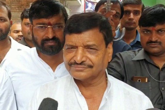 शिवपाल ने चिन्मयानन्द की गिरफ्तारी के बाद आजम खान को लेकर कही ये बात! शिवपाल ने चिन्मयानन्द की गिरफ्तारी के बाद आजम खान को लेकर कही ये बात!