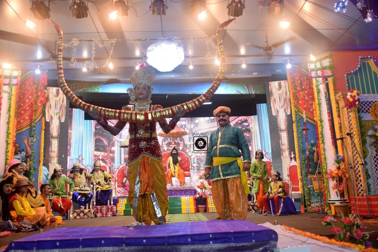 उठहुँ राम भंजउ भव चापा मेटहु तात जनक परितापा, और अयोध्या में राम ने तोड़ दिया धनुष उठहुँ राम भंजउ भव चापा मेटहु तात जनक परितापा, और अयोध्या में राम ने तोड़ दिया धनुष