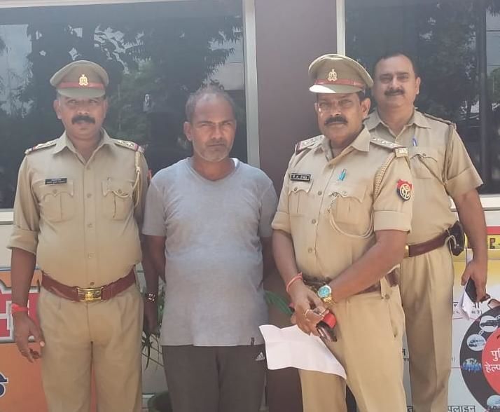 बाराबंकी पुलिस ने किया 6 माह से फरार चल रहे 15000रुपये का इनामिया अभियुक्त को गिरफ्तार बाराबंकी पुलिस ने किया 6 माह से फरार चल रहे 15000रुपये का इनामिया अभियुक्त को गिरफ्तार