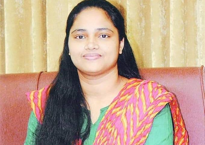 प्रयागराज की कुमारी प्रतिभा मिश्रा ने पीसीएस की परीक्षा में 18वीं रैंक की हासिल प्रयागराज की कुमारी प्रतिभा मिश्रा ने पीसीएस की परीक्षा में 18वीं रैंक की हासिल