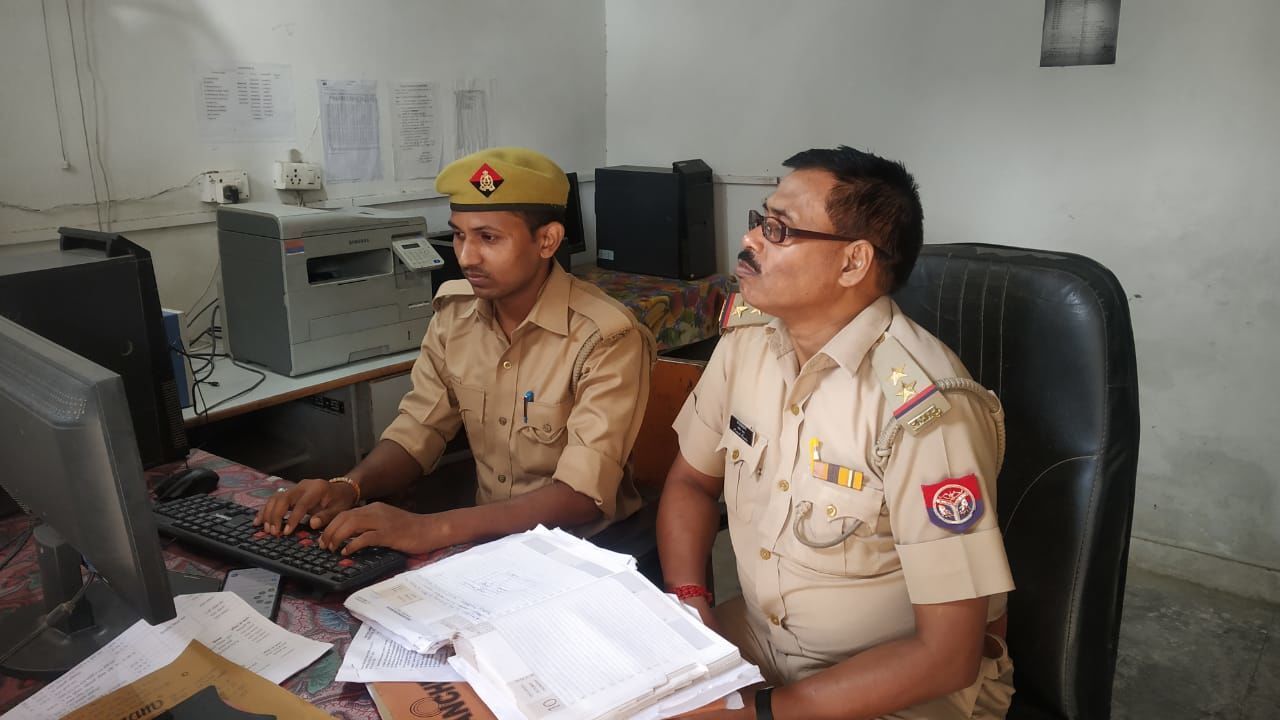 एसपी आकाश तोमर के अभियान से 186 मुकदमों 561 प्रार्थना पत्रों का निस्तारण व 31 एनबीडब्लू में गिरफ्तारी की गई एसपी आकाश तोमर के अभियान से 186 मुकदमों 561 प्रार्थना पत्रों का निस्तारण व 31 एनबीडब्लू में गिरफ्तारी की गई