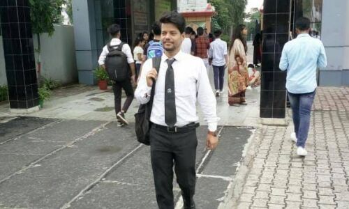 गाजियाबाद पुलिस की बड़ी कामयाबी, साहिबाबाद इलाके में मकान मालिक के घर में 6 फुट गड्ढे में दफनाए हुए छात्र का मिला शव गाजियाबाद पुलिस की बड़ी कामयाबी, साहिबाबाद इलाके में मकान मालिक के घर में 6 फुट गड्ढे में दफनाए हुए छात्र का मिला शव