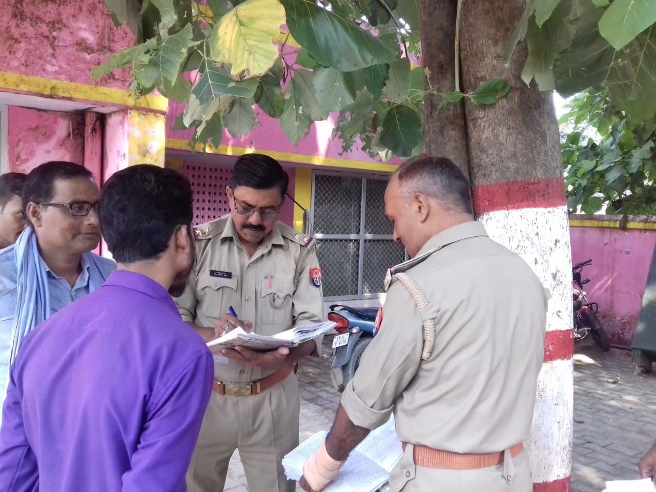 ट्रक में बैठे खलासी की संदिग्ध परिस्थितियों में मौत, हैदरगढ़ कोतवाली क्षेत्र स्थित टोल प्लाजा पर हुई घटना, मृतक राजस्थान का निवासी ट्रक में बैठे खलासी की संदिग्ध परिस्थितियों में मौत, हैदरगढ़ कोतवाली क्षेत्र स्थित टोल प्लाजा पर हुई घटना, मृतक राजस्थान का निवासी