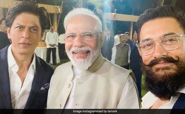 सितारों से मुलाकात के बाद पीएम मोदी का दिल से शाहरुख खान को संदेश सितारों से मुलाकात के बाद पीएम मोदी का दिल से शाहरुख खान को संदेश