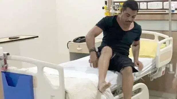 नोएडा के मेट्रो हॉस्पिटल में भर्ती हुए रॉबर्ट वाड्रा, रातभर साथ रहीं प्रियंका गांधी नोएडा के मेट्रो हॉस्पिटल में भर्ती हुए रॉबर्ट वाड्रा, रातभर साथ रहीं प्रियंका गांधी