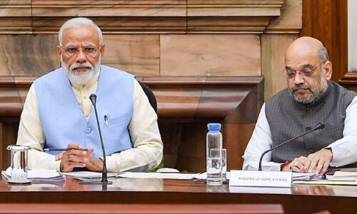 पीएम मोदी के खिलाफ दायर की गई चुनाव याचिका पर जजमेंट रिजर्व, तेज बहादुर ने हाईकोर्ट में याचिका दायर कर मोदी का चुनाव रद्द करने की मांग की थी. पीएम मोदी के खिलाफ दायर की गई चुनाव याचिका पर जजमेंट रिजर्व, तेज बहादुर ने हाईकोर्ट में याचिका दायर कर मोदी का चुनाव रद्द करने की मांग की थी.