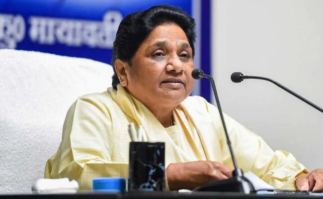 कानपुर में दलित उत्पीडन की घटना पर भडकी मायावती, बसपा का प्रतिनिधमंडल लेगा जाकर जानकारी कानपुर में दलित उत्पीडन की घटना पर भडकी मायावती, बसपा का प्रतिनिधमंडल लेगा जाकर जानकारी