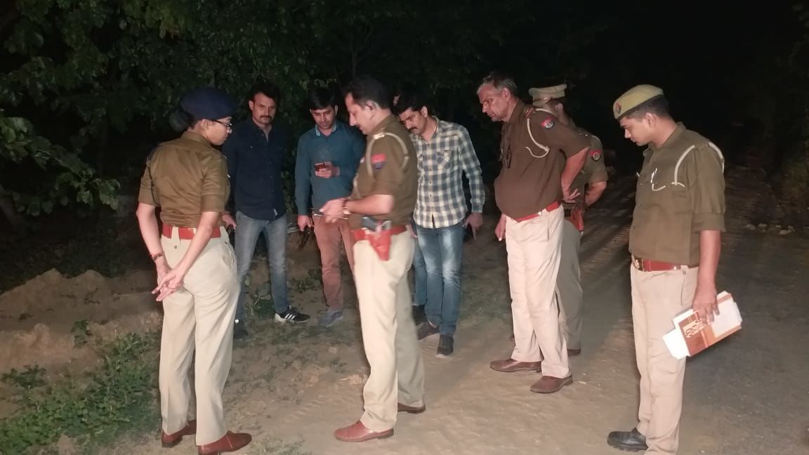 ग्रेटर नोएडा में पुलिस की बदमाशों से मुठभेड़, एक बदमाश को लगी गोली ग्रेटर नोएडा में पुलिस की बदमाशों से मुठभेड़, एक बदमाश को लगी गोली