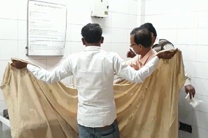 संभल में नाबालिग का रेप करने के बाद जिंदा जलाया, पुलिस ने युवक को किया गिरफ्तार रासुका की कार्रवाई संभल में नाबालिग का रेप करने के बाद जिंदा जलाया, पुलिस ने युवक को किया गिरफ्तार रासुका की कार्रवाई