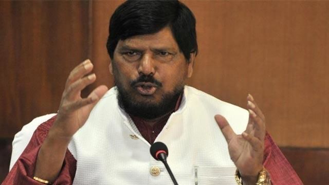 शरद पवार, सुप्रिया सुले को केंद्रीय मंत्रिमंडल में शामिल होना चाहिए: रामदास अठावले शरद पवार, सुप्रिया सुले को केंद्रीय मंत्रिमंडल में शामिल होना चाहिए: रामदास अठावले