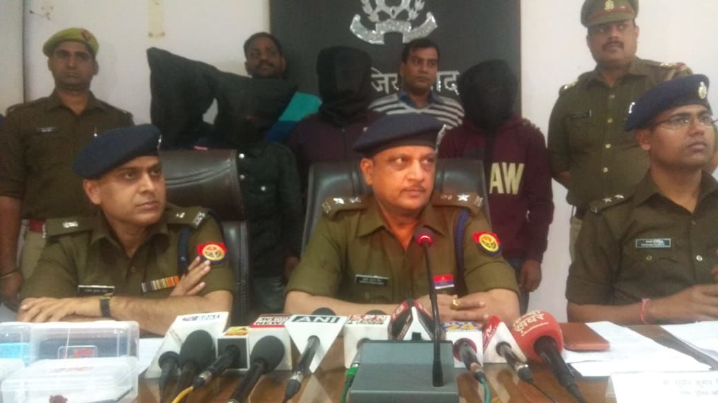 दिल्ली एनसीआर में लूटपाट करने वाले गैंग को गाजियाबाद पुलिस ने किया गिरफ्तार, 4 शातिर लुटेरों से 41 एंड्राइड मोबाइल फोन दिल्ली एनसीआर में लूटपाट करने वाले गैंग को गाजियाबाद पुलिस ने किया गिरफ्तार, 4 शातिर लुटेरों से 41 एंड्राइड मोबाइल फोन