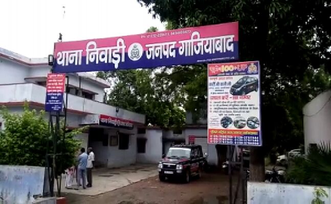 गाजियाबाद: नाराज किशोरी ने छोड़ा घर, पुलिस को दी खबर तो ढूंढकर घरवालों को सुपुर्द की, लेकिन वजह जानकर हैरान रह गए! गाजियाबाद: नाराज किशोरी ने छोड़ा घर, पुलिस को दी खबर तो ढूंढकर घरवालों को सुपुर्द की, लेकिन वजह जानकर हैरान रह गए!