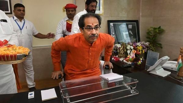 आरएसएस के साथ होने के बाद भी उद्धव ठाकरे को क्यों नहीं मना पाई बीजेपी? आरएसएस के साथ होने के बाद भी उद्धव ठाकरे को क्यों नहीं मना पाई बीजेपी?