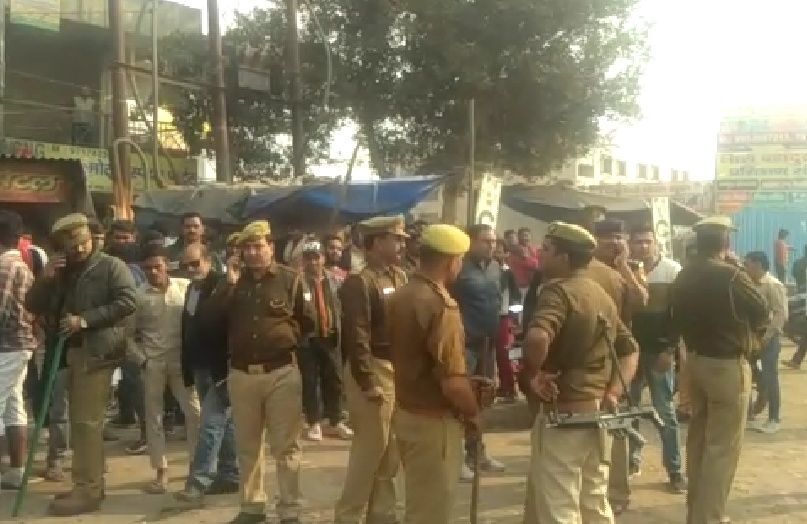 गाजियाबाद के लोनी में महिला को मारी गोली, गोली मारकर हमलावर फरार गाजियाबाद के लोनी में महिला को मारी गोली, गोली मारकर हमलावर फरार