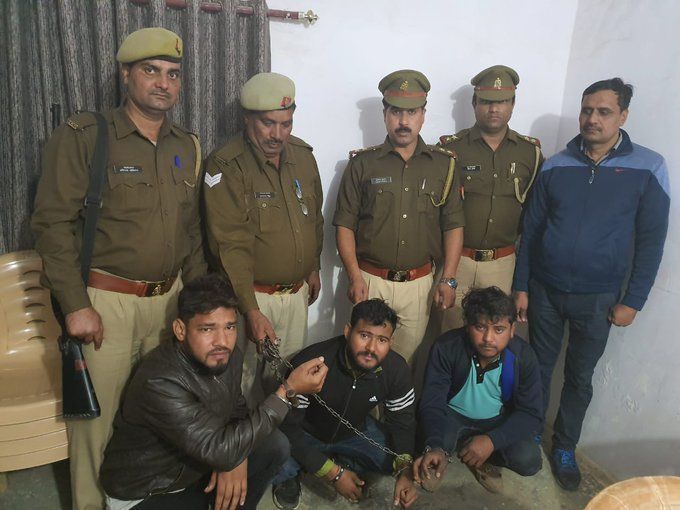 वायरल वीडियो पर तीन लोंगों को किया गिरफ्तार, एसएसपी ने कहा कि माहौल बिगाड़ने वाले नहीं बख्से जायेंगे वायरल वीडियो पर तीन लोंगों को किया गिरफ्तार, एसएसपी ने कहा कि माहौल बिगाड़ने वाले नहीं बख्से जायेंगे
