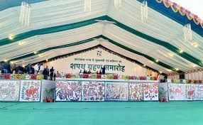 हेमंत सोरेन आज 11वें मुख्यमंत्री की शपथ लेंगे, कांग्रेस और RJD के ये नेता भी लेंगे शपथ, यहां जानें नाम हेमंत सोरेन आज 11वें मुख्यमंत्री की शपथ लेंगे, कांग्रेस और RJD के ये नेता भी लेंगे शपथ, यहां जानें नाम
