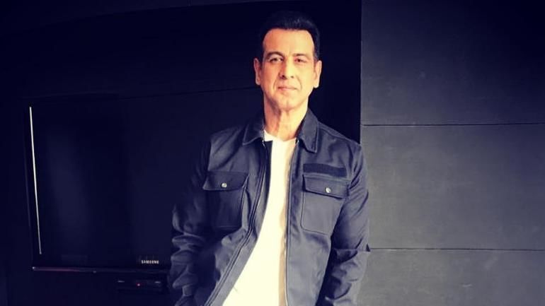 अभिनेता रोनित रॉय ने पत्नी संग लिपलॉक फोटो किया शेयर..आए ऐसे रिएक्शन अभिनेता रोनित रॉय ने पत्नी संग लिपलॉक फोटो किया शेयर..आए ऐसे रिएक्शन