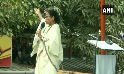 सीएए पर ममता का रुख हुआ हमलावर, भाजपा पर लगाया बड़ा आरोप सीएए पर ममता का रुख हुआ हमलावर, भाजपा पर लगाया बड़ा आरोप