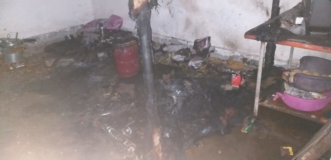 गाजियाबाद में बड़ा हादसा, विजयनगर में फ्लैट में आग लगने से 3 लोगों की दर्दनाक मौत गाजियाबाद में बड़ा हादसा, विजयनगर में फ्लैट में आग लगने से 3 लोगों की दर्दनाक मौत