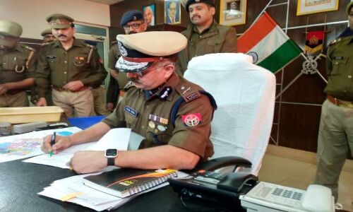 गौतमबुद्ध नगर के पहले पुलिस कमिश्नर बने आलोक सिंह ने संभाला पदभार गौतमबुद्ध नगर के पहले पुलिस कमिश्नर बने आलोक सिंह ने संभाला पदभार