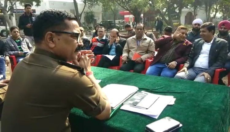डिजिटल वालेंटियर्स के जरिये स्मार्ट बनेगी पुलिस, जनता से सीधे जुड़ेगी अब नॉएडा पुलिस डिजिटल वालेंटियर्स के जरिये स्मार्ट बनेगी पुलिस, जनता से सीधे जुड़ेगी अब नॉएडा पुलिस