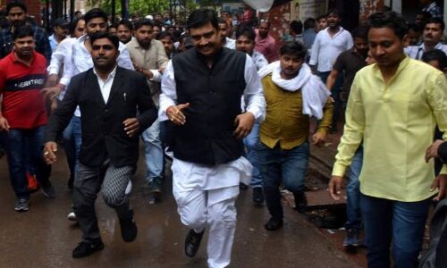 रेप के आरोपी BSP सांसद अतुल राय को पैरोल, अब लेंगे ये शपथ रेप के आरोपी BSP सांसद अतुल राय को पैरोल, अब लेंगे ये शपथ
