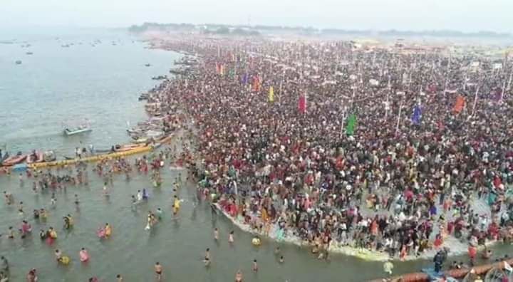 मौनी अमावस्या पर 1 करोड़ से अधिक श्रद्धालुओं ने संगम में लगाई आस्था की डुबकी, हेलीकॉप्टर से होती रही पुष्पवर्षा मौनी अमावस्या पर 1 करोड़ से अधिक श्रद्धालुओं ने संगम में लगाई आस्था की डुबकी, हेलीकॉप्टर से होती रही पुष्पवर्षा