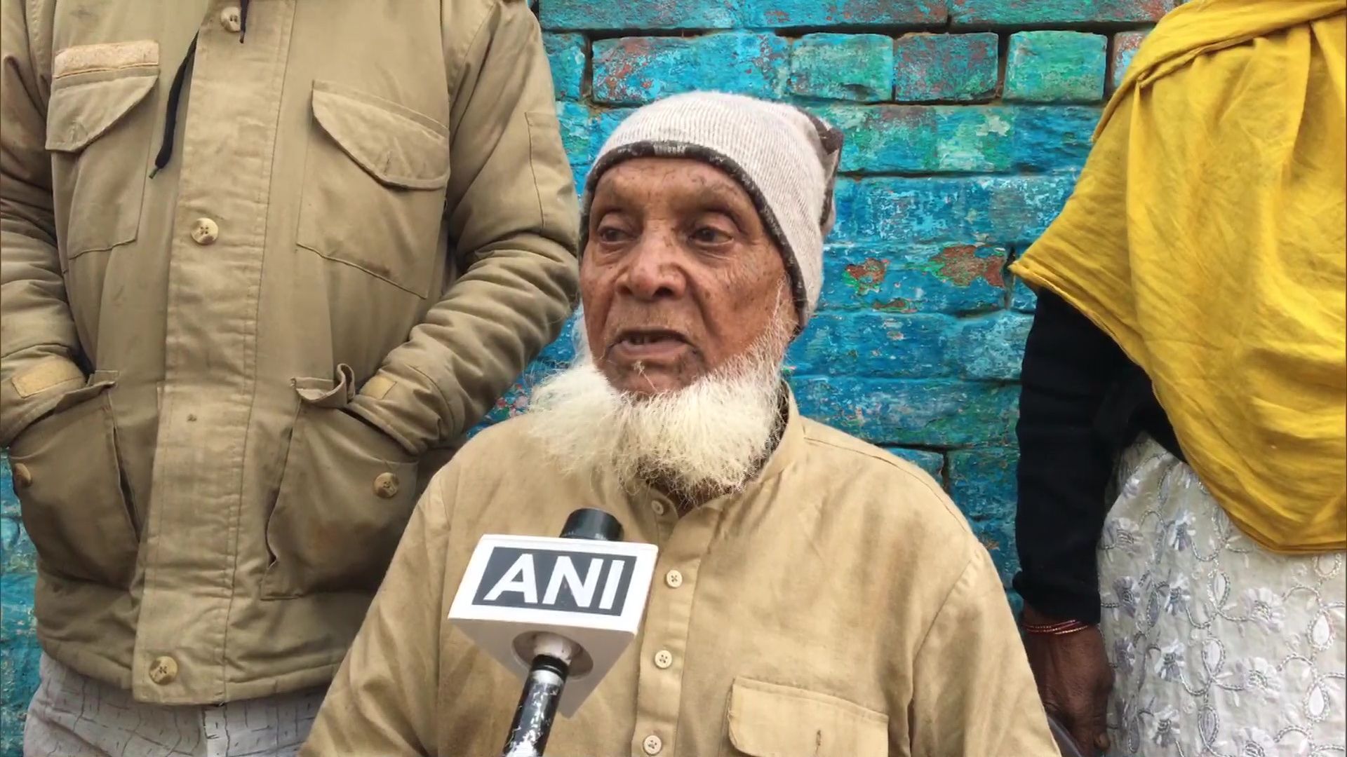 आखिर अयोध्या के इस मुस्लिम बुजुर्ग को क्यों मिला पद्मश्री सम्मान, दर्दनाक कहानी जानकर खुद पर आ जायेगी शर्म आखिर अयोध्या के इस मुस्लिम बुजुर्ग को क्यों मिला पद्मश्री सम्मान, दर्दनाक कहानी जानकर खुद पर आ जायेगी शर्म