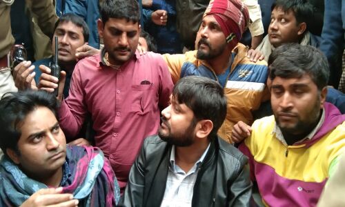 JNU के पूर्व छात्र कन्हैया कुमार को पुलिस ने किया गिरफ्तार JNU के पूर्व छात्र कन्हैया कुमार को पुलिस ने किया गिरफ्तार