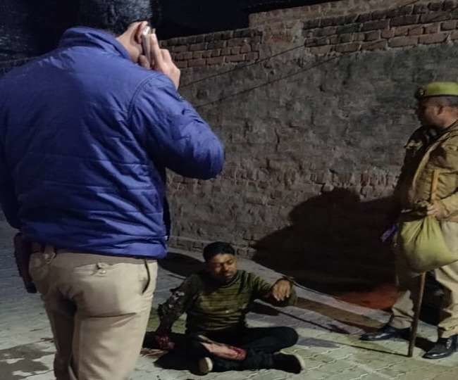 अयोध्या में मंदिर कार्यशाला के पास तीन धमाकों से मचा हडकम्प, महिला समेत दो घायल अयोध्या में मंदिर कार्यशाला के पास तीन धमाकों से मचा हडकम्प, महिला समेत दो घायल