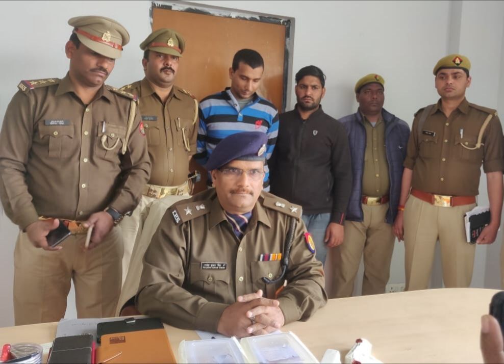 कोतवाली दादरी क्षेत्र में हुई लूट की घटना का पुलिस ने किया अनावरण कोतवाली दादरी क्षेत्र में हुई लूट की घटना का पुलिस ने किया अनावरण