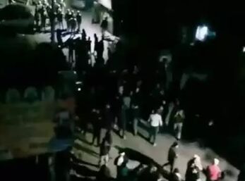 कानपुर में सीएए के खिलाफ प्रदर्शन कर रहे लोगों पर लाठीचार्ज, हालात तनावपूर्ण कानपुर में सीएए के खिलाफ प्रदर्शन कर रहे लोगों पर लाठीचार्ज, हालात तनावपूर्ण